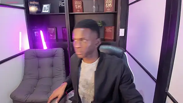 Snapshot of JacksonMuller_ chatting on 11/05/25, 01:25 JacksonMuller online show from 11/05/25, 01:25