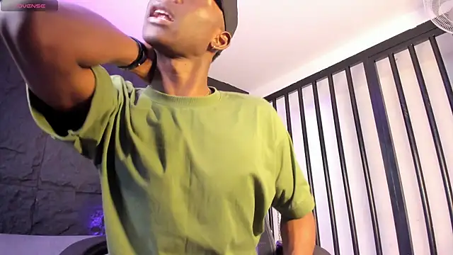 Snapshot of JacksonMuller_ chatting on 12/01/25, 12:17 JacksonMuller online show from 12/01/25, 12:17