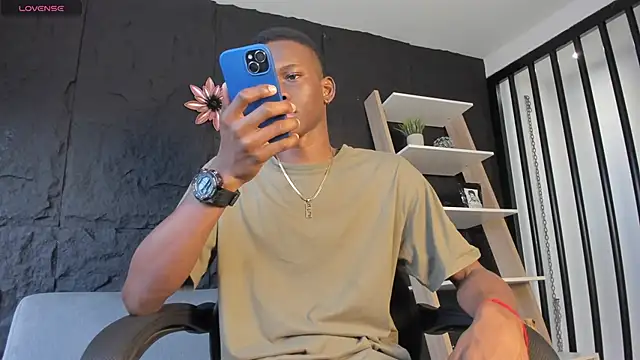 Snapshot of JacksonMuller_ chatting on 11/28/25, 12:38 JacksonMuller online show from 11/28/25, 12:38