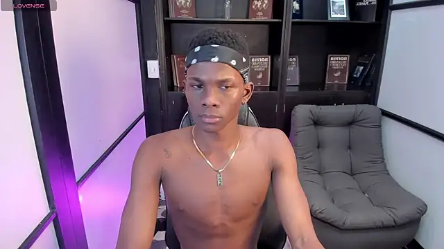 Snapshot of JacksonMuller_ chatting on 10/29/25, 02:05 JacksonMuller online show from 10/29/25, 02:05