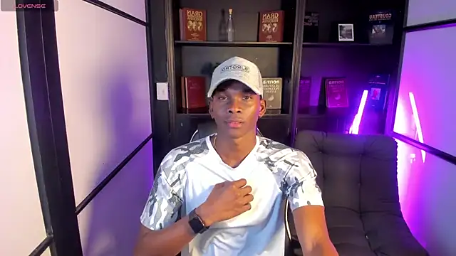 Snapshot of JacksonMuller_ chatting on 10/31/25, 01:08 JacksonMuller online show from 10/31/25, 01:08