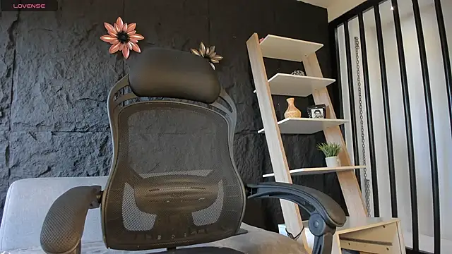 Snapshot of JacksonMuller_ chatting on 12/05/25, 12:48 JacksonMuller online show from 12/05/25, 12:48