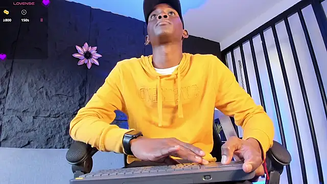 Snapshot of JacksonMuller_ chatting on 12/02/25, 01:24 JacksonMuller online show from 12/02/25, 01:24