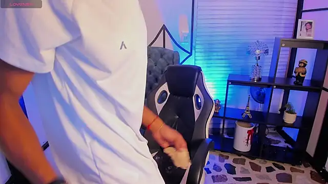 Snapshot of JacksonMuller_ chatting on 11/06/25, 01:59 JacksonMuller online show from 11/06/25, 01:59