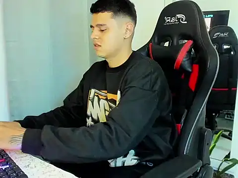 E Moon online show from 11/04/25, 04:16