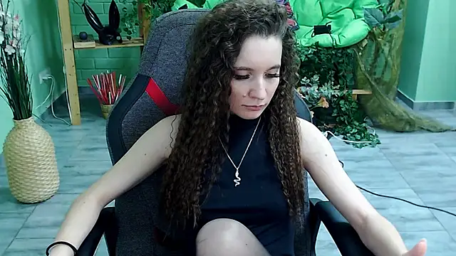 Snapshot of Miss_Barbara_ chatting on 03/13/25, 09:48 Miss Barbara online show from 03/13/25, 09:48