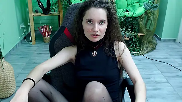 Snapshot of Miss_Barbara_ chatting on 03/10/25, 10:13 Miss Barbara online show from 03/10/25, 10:13