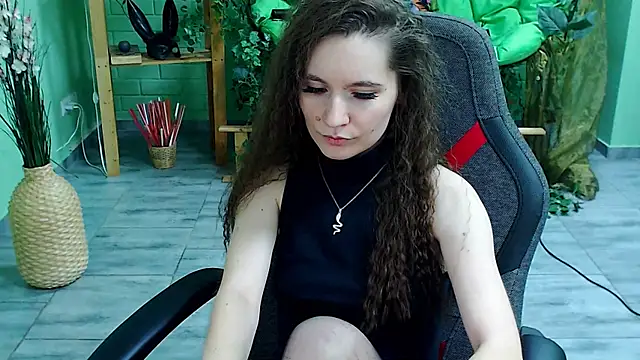 Snapshot of Miss_Barbara_ chatting on 03/17/25, 10:08 Miss Barbara online show from 03/17/25, 10:08