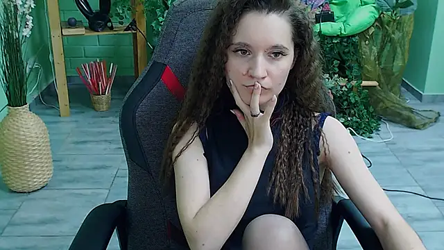 Snapshot of Miss_Barbara_ chatting on 03/03/25, 10:42 Miss Barbara online show from 03/03/25, 10:42