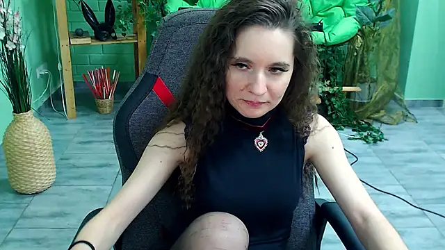 Snapshot of Miss_Barbara_ chatting on 03/18/25, 09:53 Miss Barbara online show from 03/18/25, 09:53