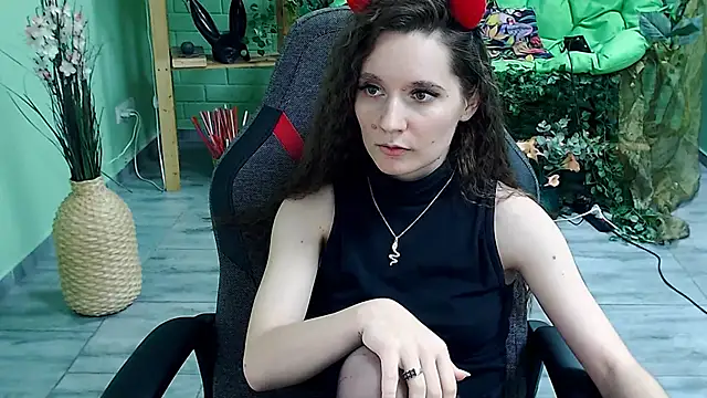 Snapshot of Miss_Barbara_ chatting on 03/15/25, 12:15 Miss Barbara online show from 03/15/25, 12:15