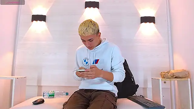 jeic 18 online show from 10/11/25, 01:01