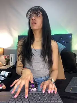 Snapshot of valentinabaez chatting on 09/19/25, 02:10 valentinabaez online show from 09/19/25, 02:10
