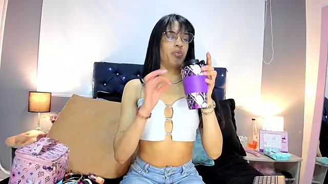 Snapshot of valentinabaez chatting on 09/09/25, 01:31 valentinabaez online show from 09/09/25, 01:31