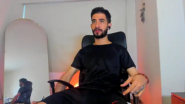 Snapshot of Your__hero1 chatting on 10/21/25, 12:59 Your  hero1 online show from 10/21/25, 12:59