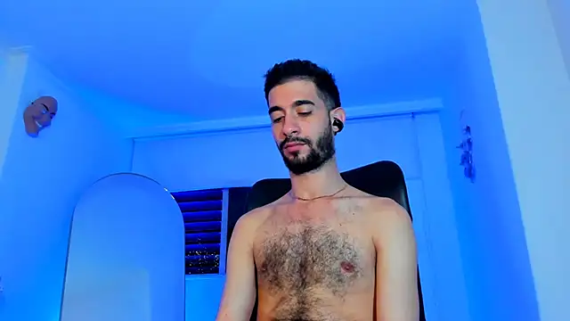 Snapshot of Your__hero1 chatting on 10/13/25, 06:26 Your  hero1 online show from 10/13/25, 06:26