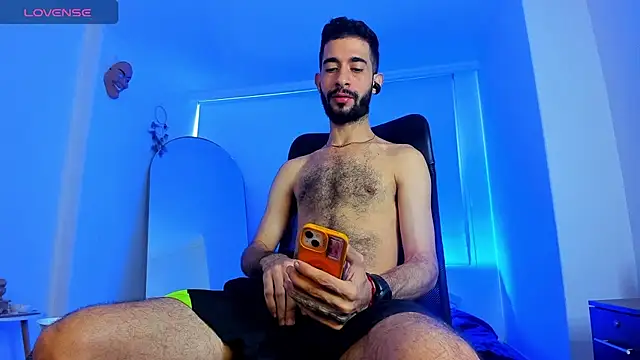 Snapshot of Your__hero1 chatting on 09/25/25, 02:12 Your  hero1 online show from 09/25/25, 02:12