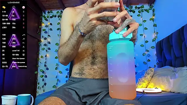 Snapshot of Your__hero1 chatting on 03/17/25, 05:27 Your  hero1 online show from 03/17/25, 05:27