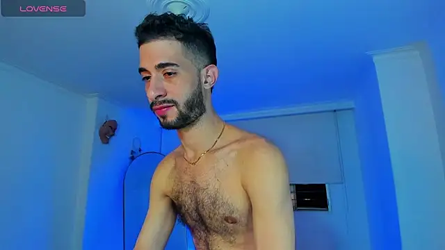 Snapshot of Your__hero1 chatting on 09/13/25, 03:06 Your  hero1 online show from 09/13/25, 03:06