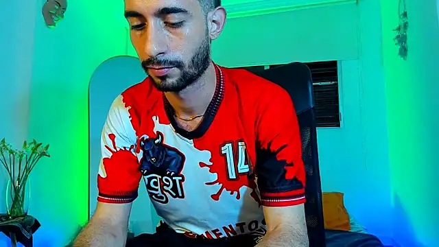 Snapshot of Your__hero1 chatting on 10/05/25, 12:45 Your  hero1 online show from 10/05/25, 12:45