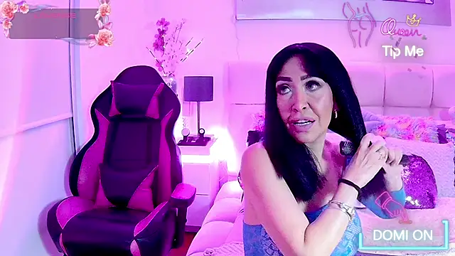 Snapshot of EvelinaGrey chatting on 02/05/26, 10:11 EvelinaGrey online show from 02/05/26, 10:11