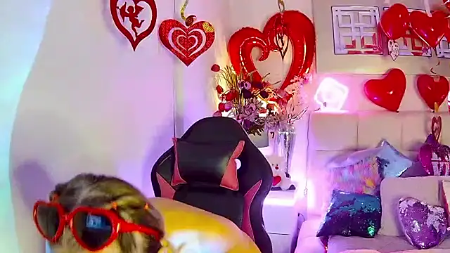 Snapshot of EvelinaGrey chatting on 02/14/26, 09:42 EvelinaGrey online show from 02/14/26, 09:42