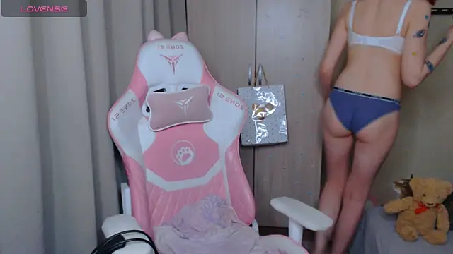 LeahGottty online show from 10/09/25, 10:32