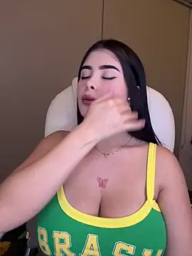 Snapshot of misslollipop04 chatting on 02/08/26, 03:48 misslollipop04 online show from 02/08/26, 03:48