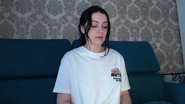 Louise Lavender online show from 02/26/25, 04:19