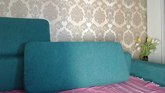 Louise Lavender online show from 03/08/25, 12:30