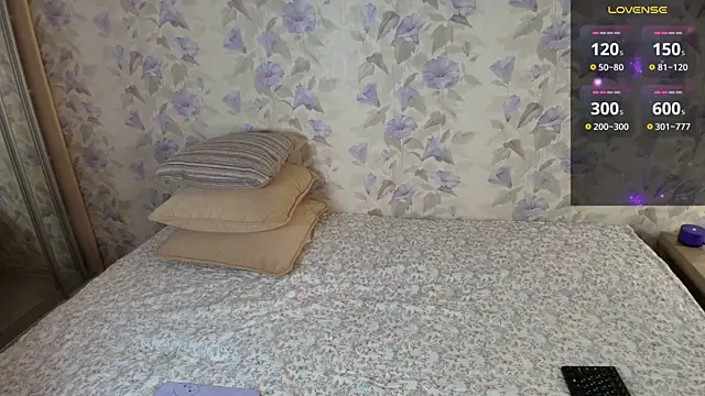 Snapshot of Louise_Lavender chatting on 06/03/26, 03:18 Louise Lavender online show from 06/03/26, 03:18