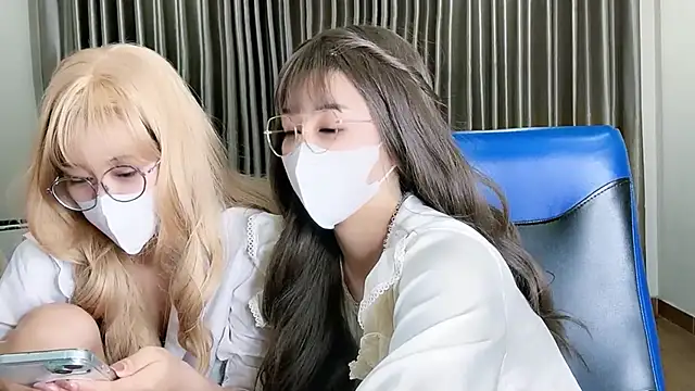 Mono-Stewardesss online show from 03/11/25, 12:39