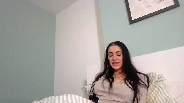 josiexcx online show from 11/15/25, 04:22