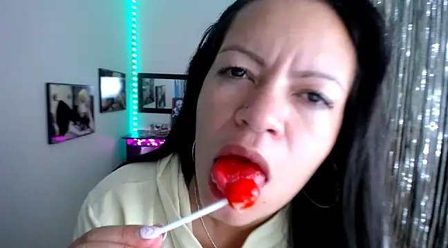 Cristal w online show from 03/17/25, 06:00