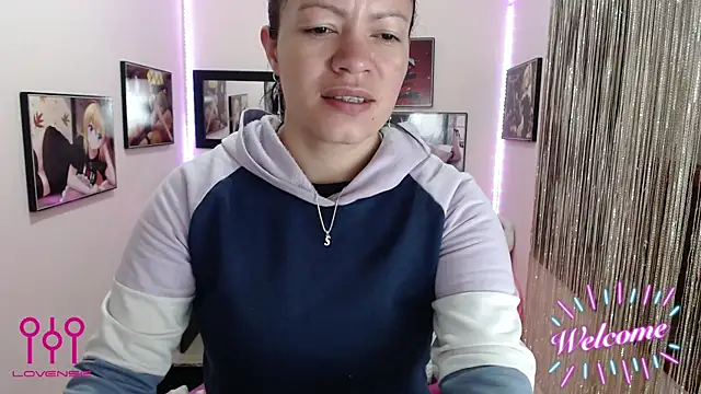 Cristal w online show from 10/17/25, 12:29