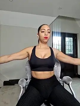 Snapshot of QueenTricks1 chatting on 02/20/26, 12:18 QueenTricks1 online show from 02/20/26, 12:18