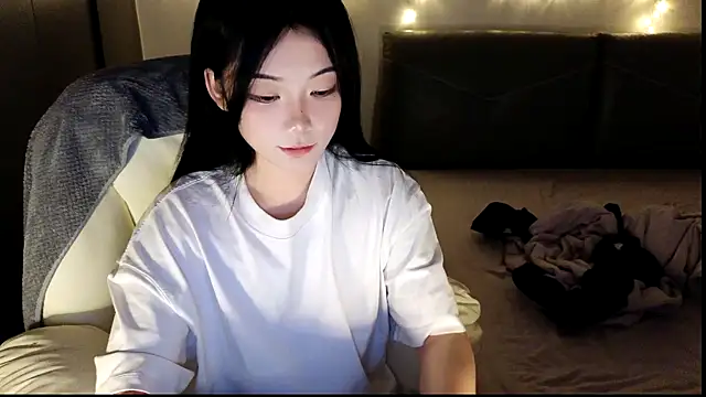 Jennie-007 online show from 10/19/25, 10:40