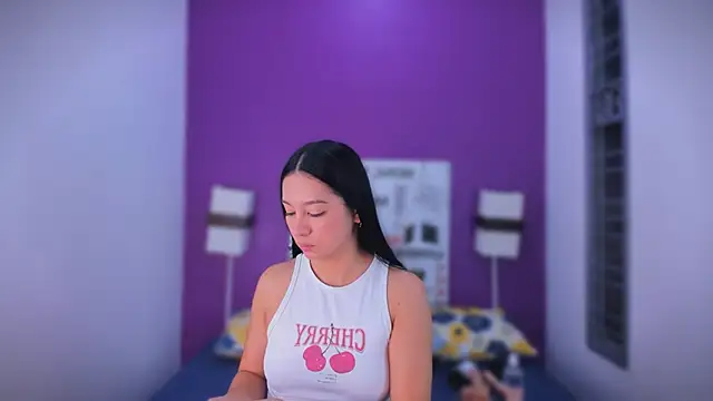 Lila Pinky online show from 11/10/25, 12:54