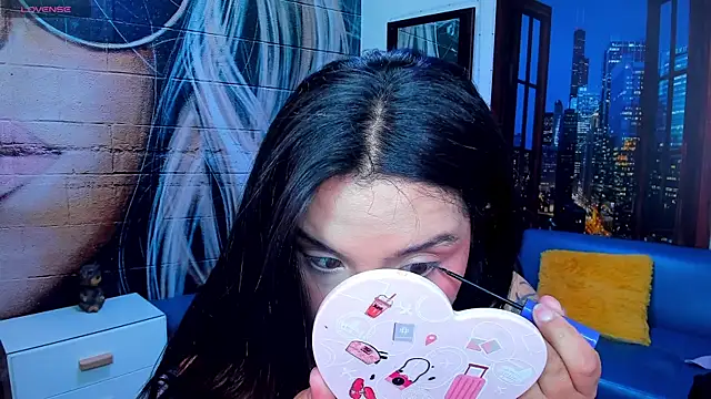 Snapshot of Small_naughty_ chatting on 02/17/25, 02:06 Small naughty online show from 02/17/25, 02:06