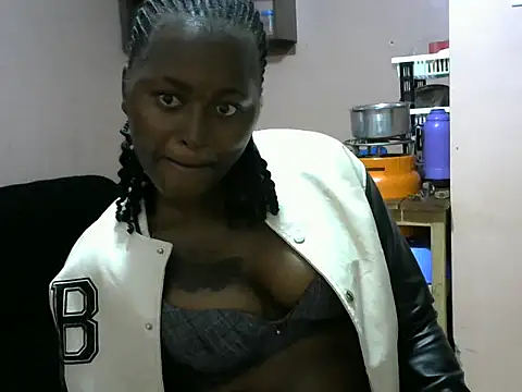 slender-qwene online show from 10/06/25, 05:24