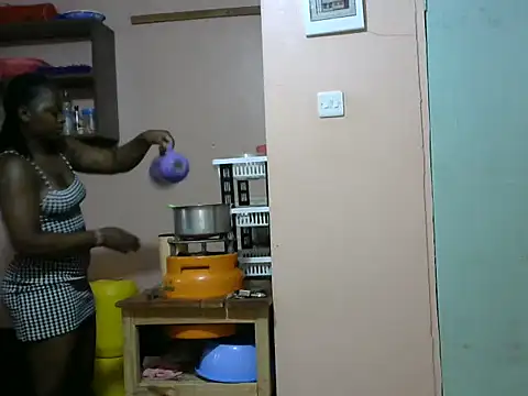 slender-qwene online show from 10/06/25, 05:19