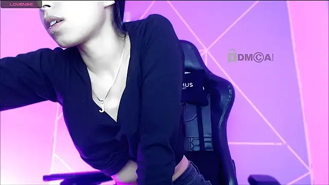 lilylouisee online show from 11/14/25, 07:06