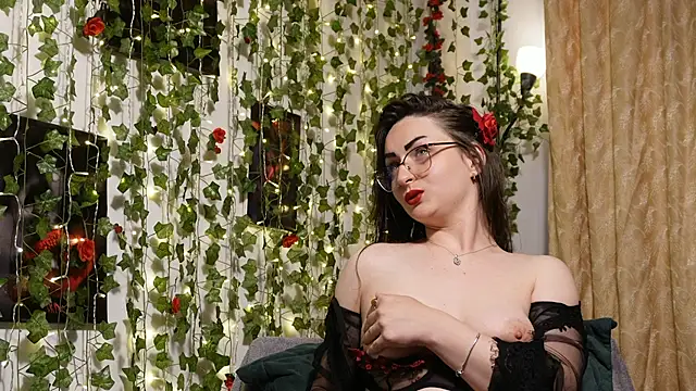 NaughtYHomemadE online show from 06/16/26, 02:28