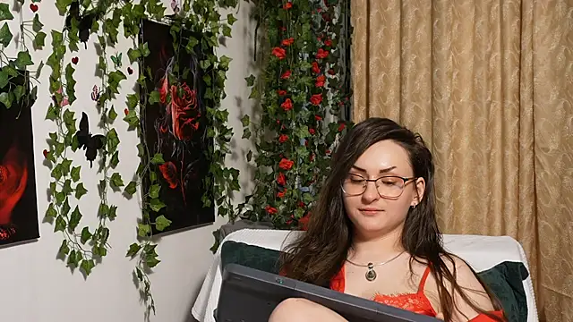 NaughtYHomemadE online show from 09/26/25, 12:01
