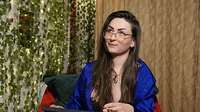 NaughtYHomemadE online show from 05/03/26, 06:33