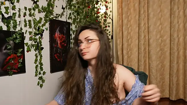 NaughtYHomemadE online show from 10/25/25, 05:24