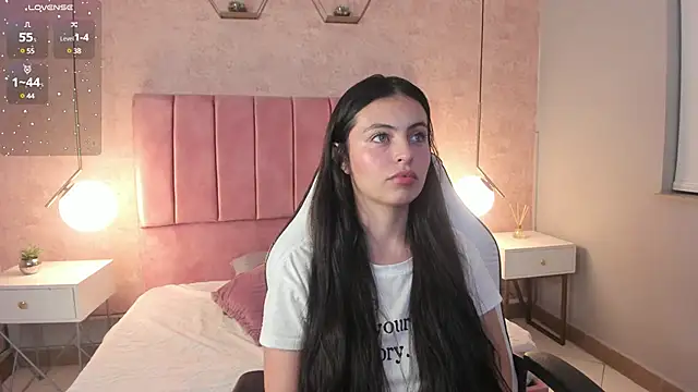 Snapshot of magic_fernanda chatting on 02/25/25, 09:58 magic fernanda online show from 02/25/25, 09:58
