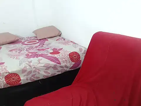 Snapshot of Hazel_donna chatting on 02/12/26, 07:30 Hazel donna online show from 02/12/26, 07:30