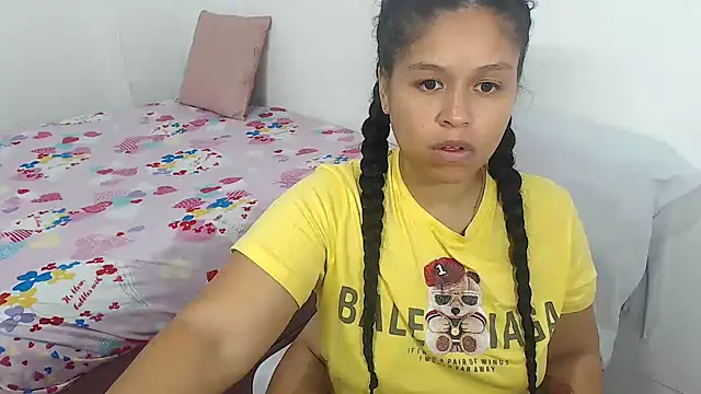 Hazel donna online show from 05/12/26, 02:30