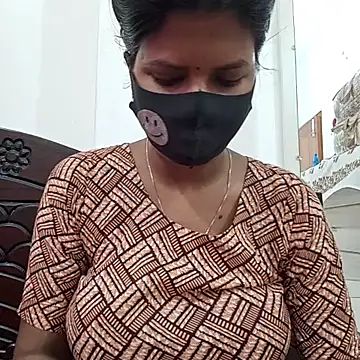 Snapshot of Anusri- chatting on 10/19/25, 07:44 Anusri- online show from 10/19/25, 07:44